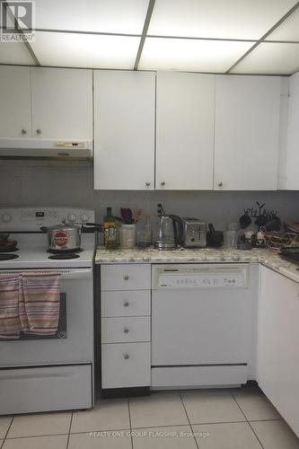 2008 - 145 Hillcrest Avenue, Mississauga, ON - Indoor Photo Showing Kitchen