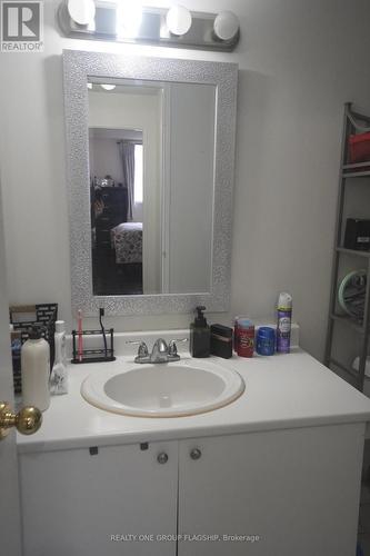 2008 - 145 Hillcrest Avenue, Mississauga, ON - Indoor Photo Showing Bathroom