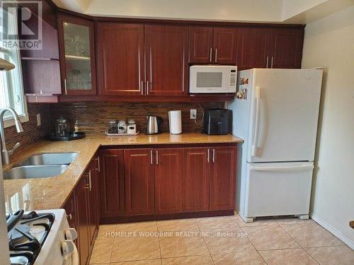 3141 Harold Sheard Drive, Mississauga, ON - Indoor Photo Showing Kitchen With Double Sink