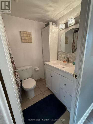 408 - 3120 Kirwin Avenue, Mississauga, ON - Indoor Photo Showing Bathroom