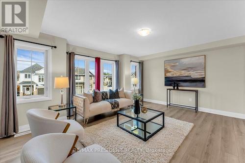 140 Ian Ormston Drive, Kitchener, ON - Indoor Photo Showing Living Room