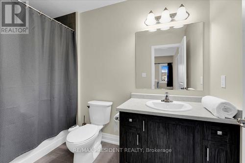 140 Ian Ormston Drive, Kitchener, ON - Indoor Photo Showing Bathroom