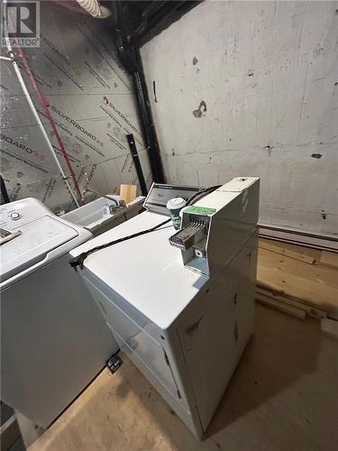 59 Dean Avenue, Greater Sudbury, ON - Indoor Photo Showing Laundry Room