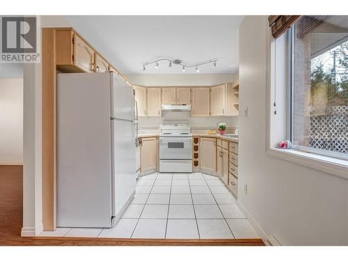 1006 King Street Unit# 107, Penticton, BC - Indoor Photo Showing Kitchen