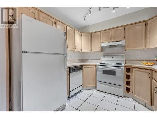 1006 King Street Unit# 107, Penticton, BC - Indoor Photo Showing Kitchen