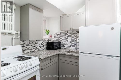 30 - 67 Sydenham Street, Kingston (Central City East), ON - Indoor Photo Showing Kitchen