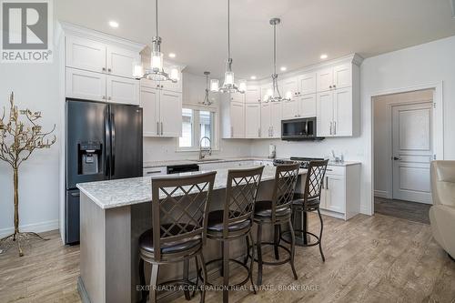 10 Briarwood Crescent, Greater Napanee, ON - Indoor Photo Showing Kitchen With Upgraded Kitchen