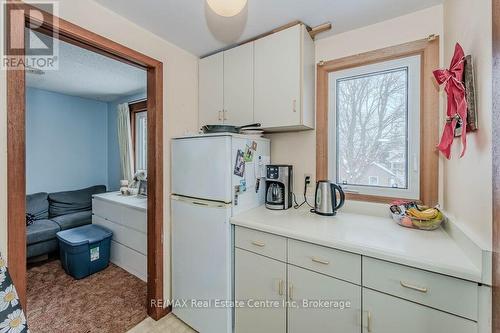 48 Alma Street S, Guelph (Central West), ON - Indoor Photo Showing Kitchen