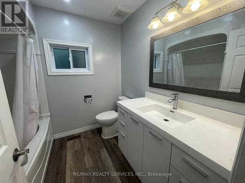 109 River Road, Brampton, ON - Indoor Photo Showing Bathroom