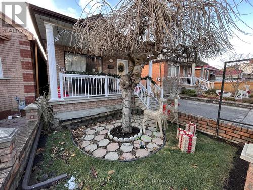 244 Rosethorn Avenue, Toronto, ON - Outdoor