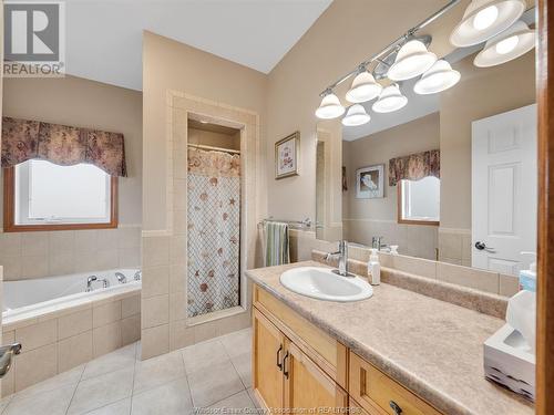 7126 Driver Lane, Amherstburg, ON - Indoor Photo Showing Bathroom