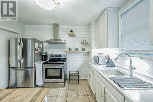 72 Elgin Street S, Cambridge, ON - Indoor Photo Showing Kitchen With Upgraded Kitchen