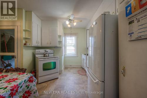 90 Gordon Street, Brantford, ON - Indoor Photo Showing Kitchen