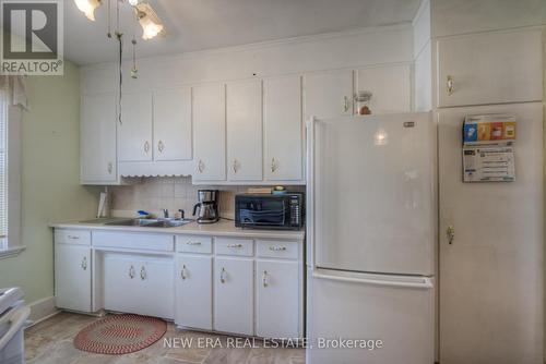 90 Gordon Street, Brantford, ON - Indoor Photo Showing Kitchen With Double Sink