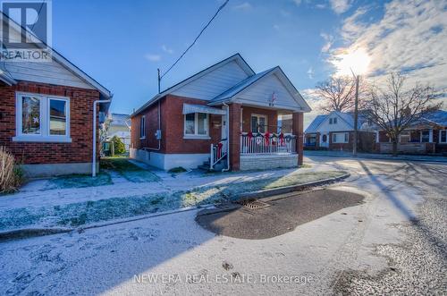 90 Gordon Street, Brantford, ON - Outdoor With Facade