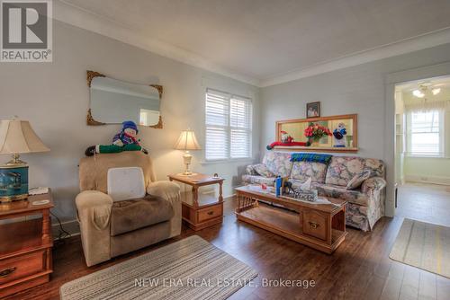 90 Gordon Street, Brantford, ON - Indoor Photo Showing Living Room