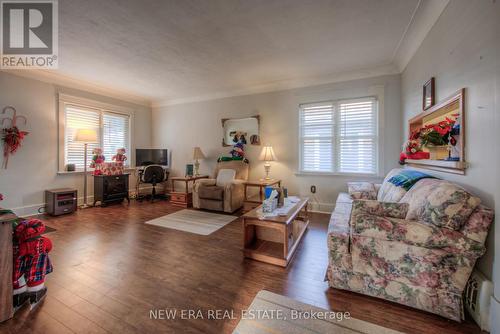 90 Gordon Street, Brantford, ON - Indoor Photo Showing Living Room