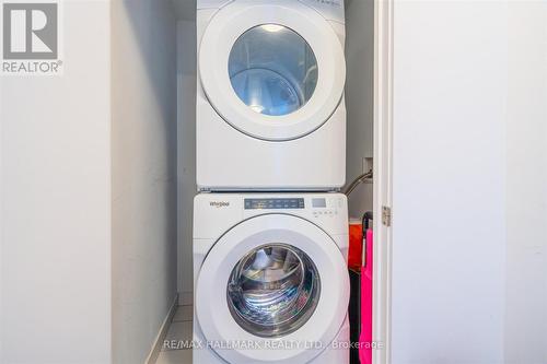 4418 - 30 Shore Breeze Drive, Toronto, ON - Indoor Photo Showing Laundry Room