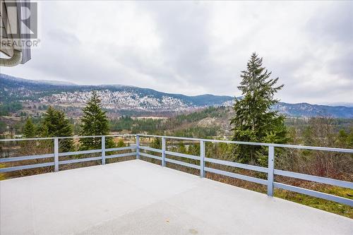 3601 3Rd Avenue, Castlegar, BC - Outdoor With View