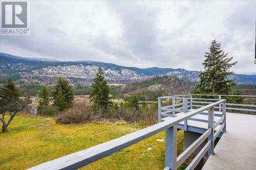 3601 3Rd Avenue, Castlegar, BC - Outdoor With View