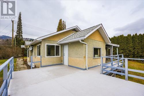 3601 3Rd Avenue, Castlegar, BC - Outdoor