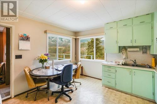 3601 3Rd Avenue, Castlegar, BC - Indoor