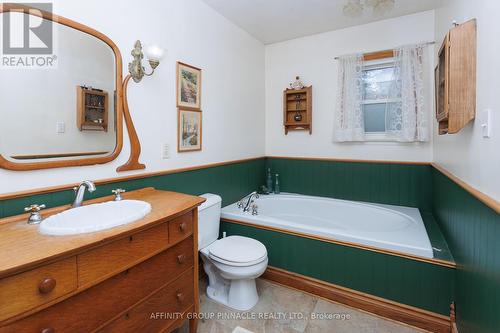 78 Islandview Road, Kawartha Lakes (Fenelon Falls), ON - Indoor Photo Showing Bathroom