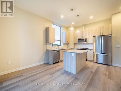 101 - 118 West Street, Port Colborne, ON - Indoor Photo Showing Kitchen