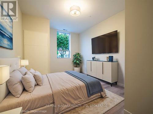 101 - 118 West Street, Port Colborne, ON - Indoor Photo Showing Bedroom