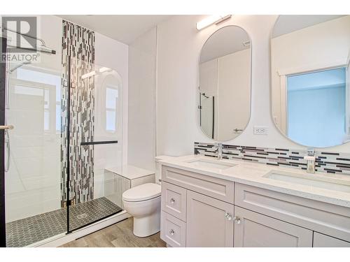 Primary bath with double vanity - 6857 Madrid Way Unit# 336, Kelowna, BC - Indoor Photo Showing Bathroom