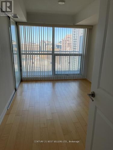 2512 - 386 Yonge Street, Toronto, ON - Indoor Photo Showing Other Room