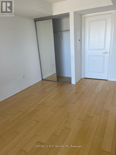 2512 - 386 Yonge Street, Toronto, ON - Indoor Photo Showing Other Room