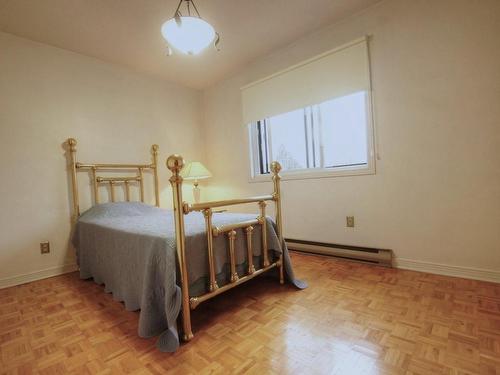 Chambre Ã Â coucher - 10695 Rue J.-J.-Gagnier, Montréal (Ahuntsic-Cartierville), QC - Indoor Photo Showing Bedroom