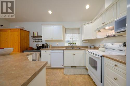 1200 Raven Drive, Kamloops, BC - Indoor Photo Showing Kitchen With Double Sink