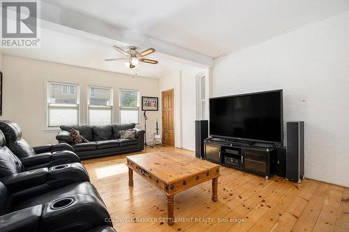 6 Spring Street N, Westport, ON - Indoor Photo Showing Living Room