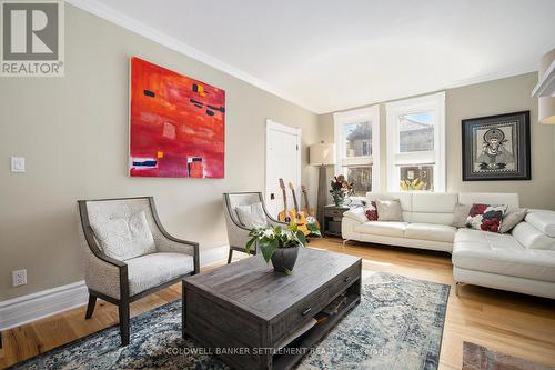 6 Spring Street N, Westport, ON - Indoor Photo Showing Living Room