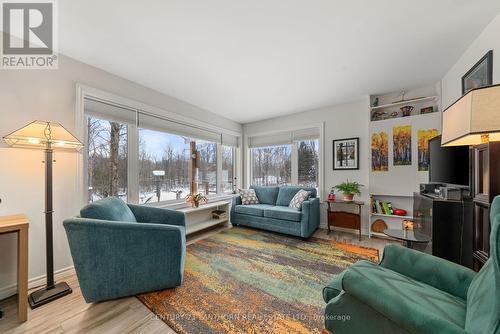 2653 Moneymore Road, Tweed, ON - Indoor Photo Showing Living Room