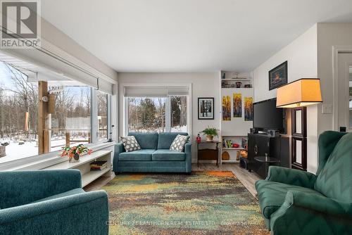 2653 Moneymore Road, Tweed, ON - Indoor Photo Showing Living Room