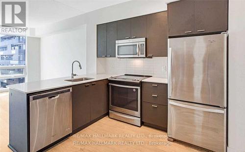 2701 - 30 Roehampton Avenue, Toronto, ON - Indoor Photo Showing Kitchen