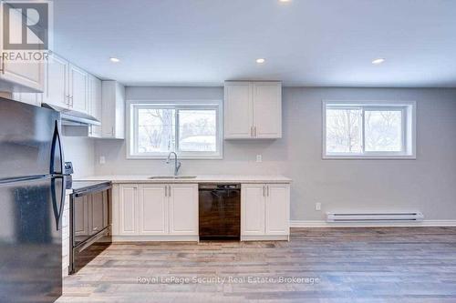 7 - 617 Green Street, Whitby, ON - Indoor Photo Showing Kitchen