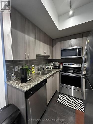 Th19 - 1245 Bayly Street, Pickering, ON - Indoor Photo Showing Kitchen With Stainless Steel Kitchen With Double Sink