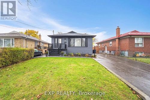 16 Benway Drive, Toronto, ON - Outdoor