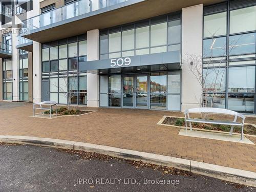 721 - 509 Dundas Street W, Oakville, ON - Outdoor