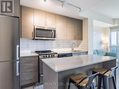 721 - 509 Dundas Street W, Oakville, ON - Indoor Photo Showing Kitchen With Stainless Steel Kitchen With Upgraded Kitchen