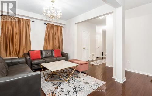 590 Lott Crescent, Milton, ON - Indoor Photo Showing Living Room