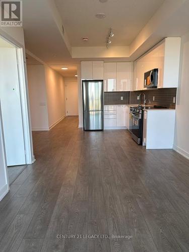 620 - 225 Malta Avenue, Brampton, ON - Indoor Photo Showing Kitchen With Stainless Steel Kitchen