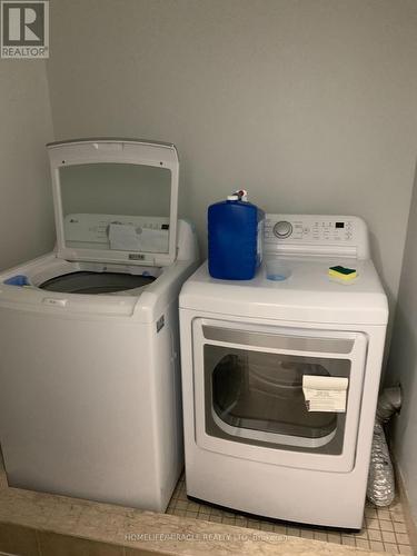 2275 Stone Glen Crescent, Oakville, ON - Indoor Photo Showing Laundry Room