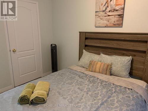 2275 Stone Glen Crescent, Oakville, ON - Indoor Photo Showing Bedroom