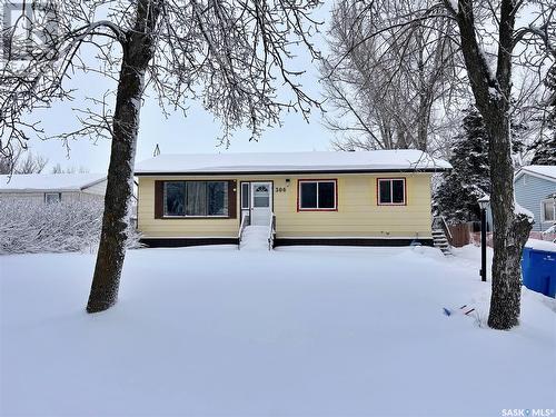 306 Broadway Avenue, Moosomin, SK - Outdoor