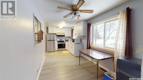 306 Broadway Avenue, Moosomin, SK - Indoor Photo Showing Kitchen